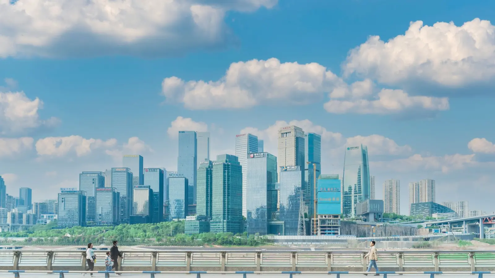 2025年手机配件行业新规对重庆数码市场的影响分析