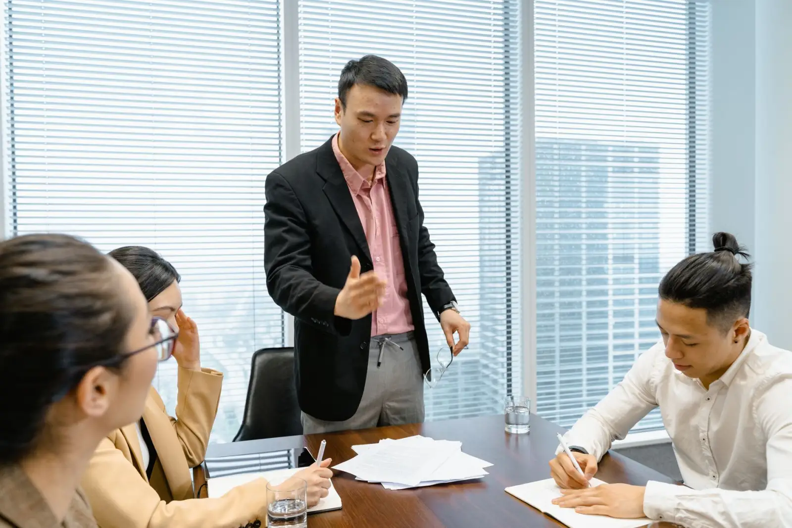 手机配件技术发展趋势：从快充协议到无线充电标准演进解析