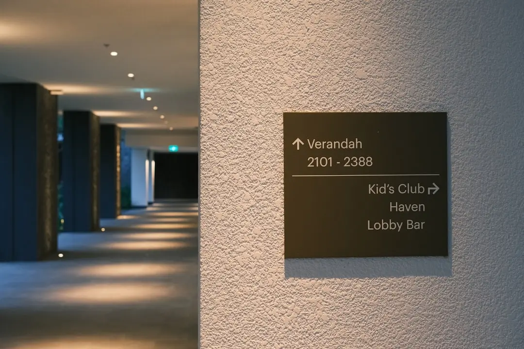 重庆沙坪坝区手机配件选购指南：数据线充电器与蓝牙耳机品质对比